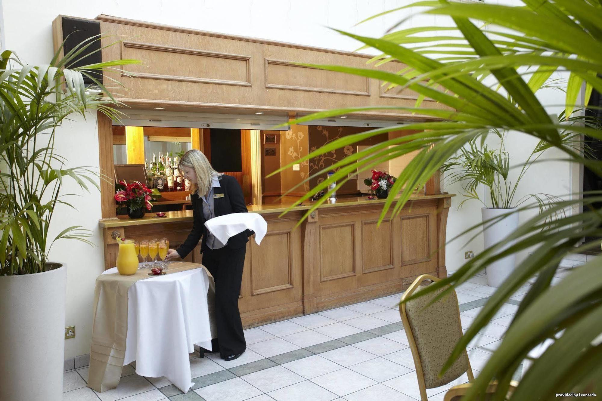 Best Western Cumberland Hotel Harrow Restaurant foto